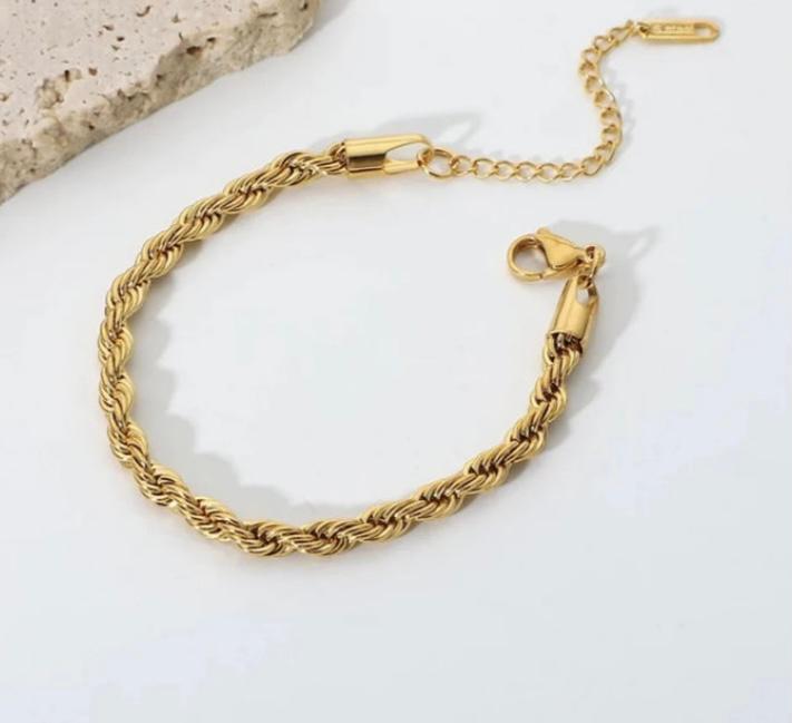 Millas Twisted Bracelet