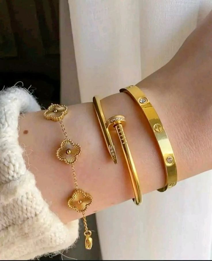 Nail,Cartier And Golden Clover Bracelet