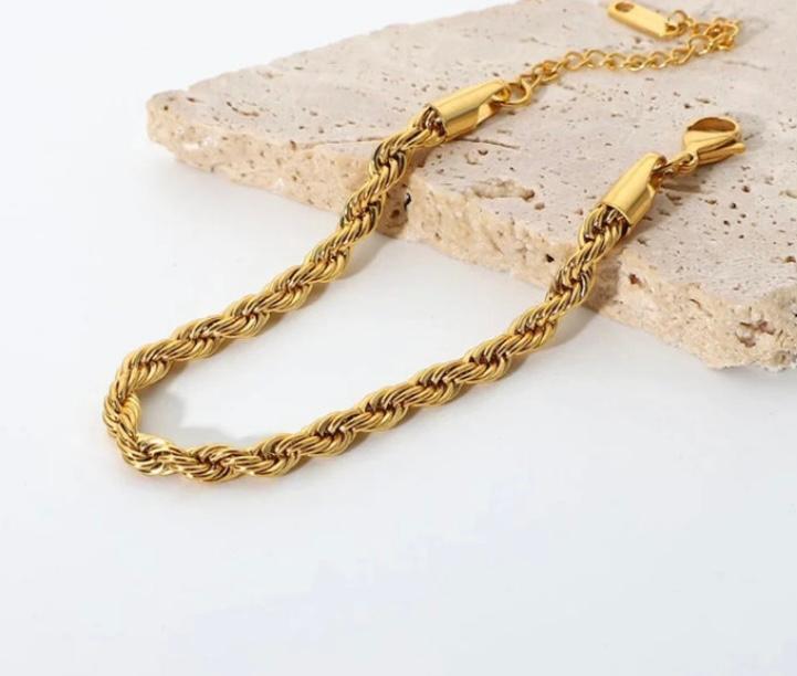 Millas Twisted Bracelet
